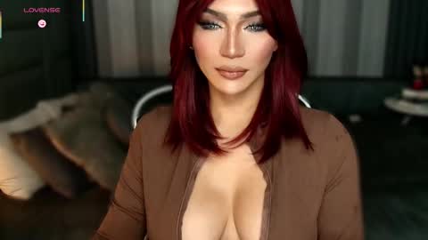 Julia online show from December 3, 2025, 2:30 am