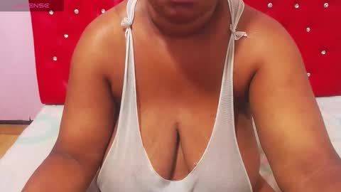 Snapshot of wonderfuldiana chatting on February 15, 2026, 12:14 pm online show from February 15, 2026, 12:14 pm