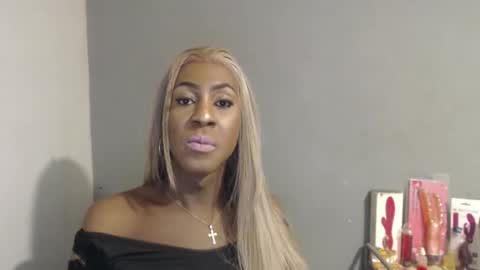 Snapshot of wonderfullight chatting on February 2, 2026, 7:29 am SHENIEL RODRIGUEZ online show from February 2, 2026, 7:29 am