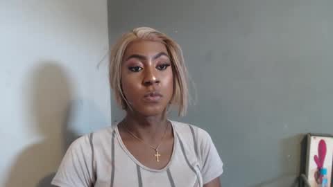 Snapshot of wonderfullight chatting on March 1, 2026, 5:15 pm SHENIEL RODRIGUEZ online show from March 1, 2026, 5:15 pm