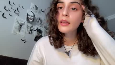 Stia online show from October 12, 2025, 10:47 am