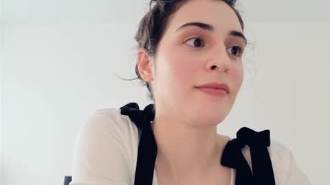 Snapshot of wonderland_stia chatting on April 3, 2026, 12:36 pm Stia online show from April 3, 2026, 12:36 pm