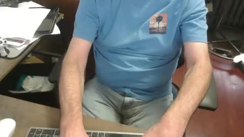 Snapshot of woodworker6473 chatting on October 20, 2025, 12:27 pm woodworker6473 online show from October 20, 2025, 12:27 pm