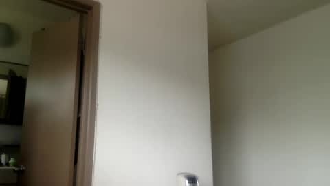 Snapshot of woof_wolf37 chatting on March 4, 2026, 4:13 pm woof_wolf37 online show from March 4, 2026, 4:13 pm