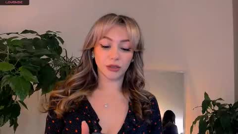 worldsbaby online show from September 30, 2025, 3:17 pm