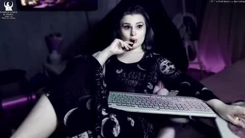 Snapshot of wounded_goddess chatting on January 11, 2026, 6:18 am Goddess Sophy online show from January 11, 2026, 6:18 am