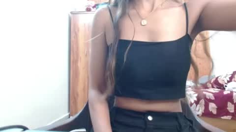 Snapshot of wow_anjle chatting on July 21, 2026, 5:10 am wow_anjle online show from July 21, 2026, 5:10 am