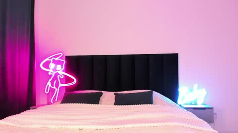 Snapshot of wowlovie666 chatting on December 19, 2024, 2:12 am Emi online show from December 19, 2024, 2:12 am