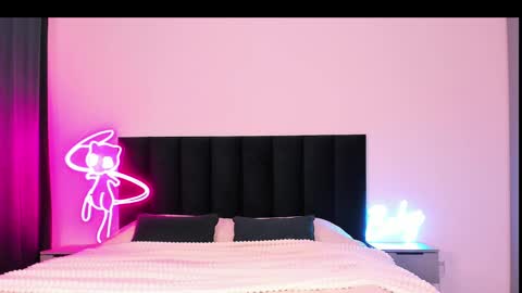 Snapshot of wowlovie666 chatting on February 10, 2025, 4:08 am Emi online show from February 10, 2025, 4:08 am