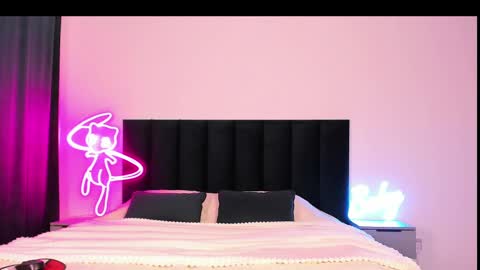 Snapshot of wowlovie666 chatting on March 6, 2025, 5:03 am Emi online show from March 6, 2025, 5:03 am