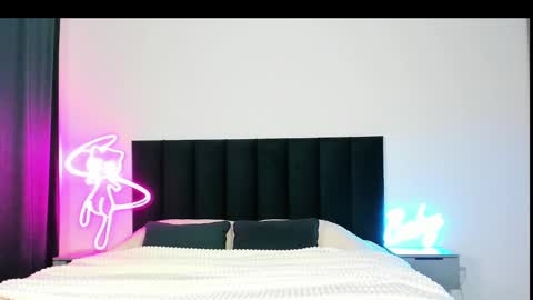 Snapshot of wowlovie666 chatting on March 7, 2025, 5:08 am Emi online show from March 7, 2025, 5:08 am