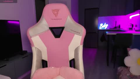 Snapshot of wowlovie666 chatting on September 28, 2025, 4:01 pm Emi online show from September 28, 2025, 4:01 pm