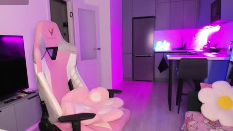 Snapshot of wowlovie666 chatting on November 2, 2025, 3:58 pm Emi online show from November 2, 2025, 3:58 pm