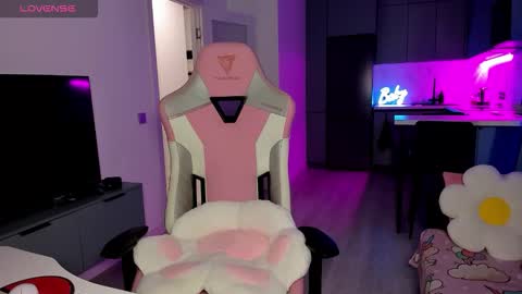 Snapshot of wowlovie666 chatting on January 9, 2026, 5:04 pm Emi online show from January 9, 2026, 5:04 pm