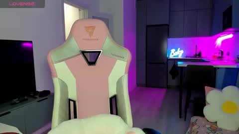 Snapshot of wowlovie666 chatting on January 13, 2026, 5:07 pm Emi online show from January 13, 2026, 5:07 pm