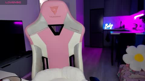 Snapshot of wowlovie666 chatting on February 2, 2026, 6:06 pm Emi online show from February 2, 2026, 6:06 pm