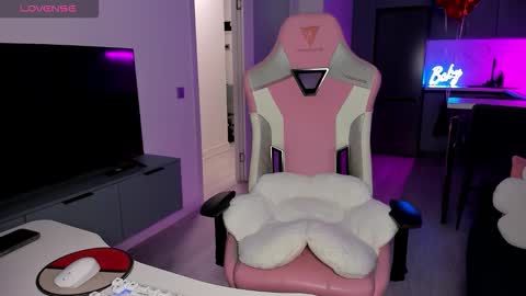 Snapshot of wowlovie666 chatting on February 25, 2026, 4:11 am Emi online show from February 25, 2026, 4:11 am