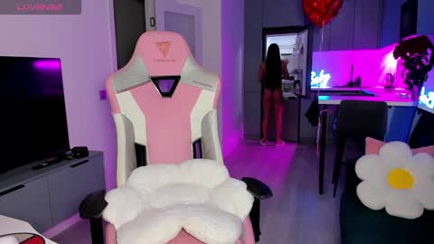 Snapshot of wowlovie666 chatting on February 27, 2026, 4:12 am Emi online show from February 27, 2026, 4:12 am