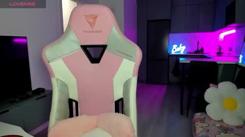 Snapshot of wowlovie666 chatting on March 10, 2026, 4:06 am Emi online show from March 10, 2026, 4:06 am