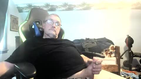 wowsers2022 online show from October 17, 2025, 5:37 pm