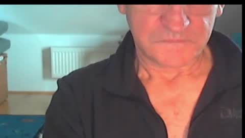 Snapshot of wuki123 chatting on October 24, 2025, 12:01 pm Wuki online show from October 24, 2025, 12:01 pm