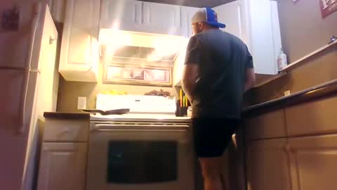 Snapshot of wundrsword33 chatting on January 5, 2025, 11:37 am BONER DONOR online show from January 5, 2025, 11:37 am