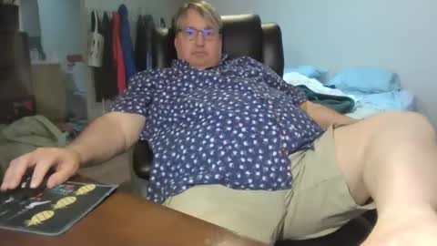 WValentinoX online show from December 8, 2024, 11:51 pm