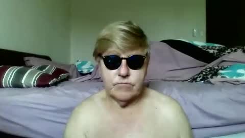 wwwwio online show from April 3, 2026, 12:19 am