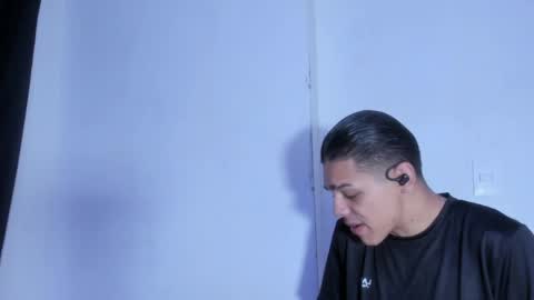 Snapshot of wyatt_smith71 chatting on April 28, 2026, 6:02 pm wyatt_smith71 online show from April 28, 2026, 6:02 pm