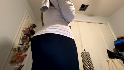 Snapshot of wynterheat chatting on January 16, 2025, 12:53 pm Wynter Heat online show from January 16, 2025, 12:53 pm