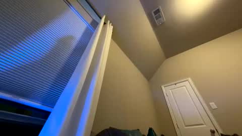 Wynter Heat online show from October 24, 2025, 5:04 am