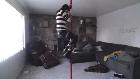 WyTransGal - Aurora online show from November 5, 2025, 11:05 pm