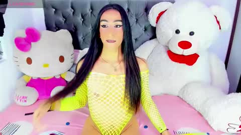 Snapshot of x_indomitable1 chatting on November 11, 2025, 2:33 am Maria Juliana online show from November 11, 2025, 2:33 am