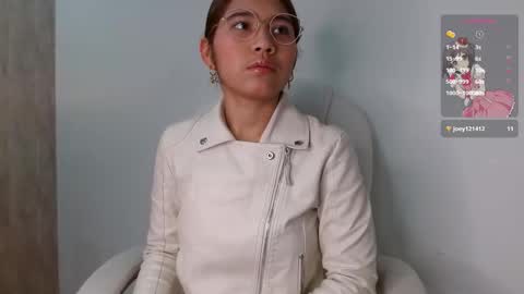 aurora  online show from December 18, 2025, 3:23 am