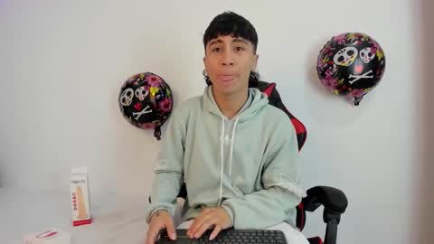 Snapshot of xaandergrey chatting on October 12, 2025, 7:46 pm xaanderGrey online show from October 12, 2025, 7:46 pm