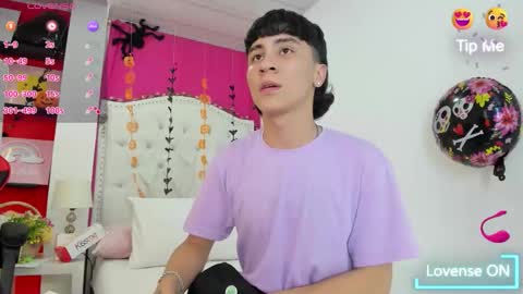 Snapshot of xaandergrey chatting on October 19, 2025, 7:14 pm xaanderGrey online show from October 19, 2025, 7:14 pm