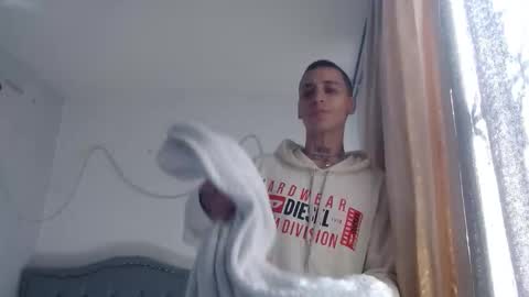xalejo_max online show from September 22, 2025, 1:24 pm
