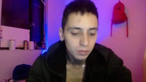 xalejo_max online show from October 31, 2025, 7:48 pm