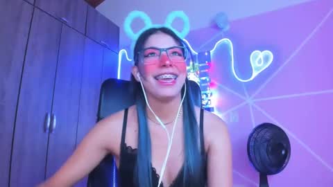 XALLYSONX online show from February 2, 2025, 11:19 am