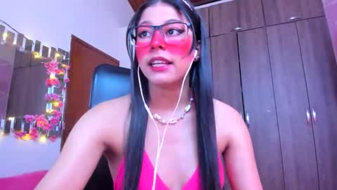 XALLYSONX online show from September 10, 2025, 11:32 am