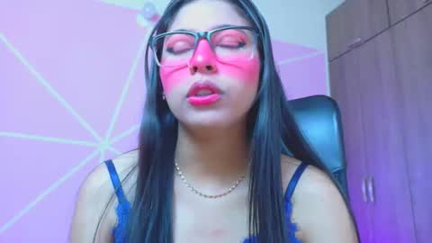XALLYSONX online show from April 19, 2026, 11:53 am