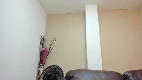 Snapshot of xam_collen chatting on September 24, 2025, 4:10 pm xam_collen online show from September 24, 2025, 4:10 pm