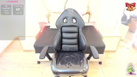 Snapshot of xander_tay chatting on December 4, 2024, 11:02 pm ISSANDER online show from December 4, 2024, 11:02 pm