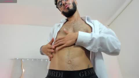 Snapshot of xander_tay chatting on December 13, 2024, 12:09 am ISSANDER online show from December 13, 2024, 12:09 am