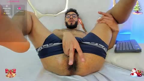 Snapshot of xander_tay chatting on December 16, 2024, 1:53 am ISSANDER online show from December 16, 2024, 1:53 am