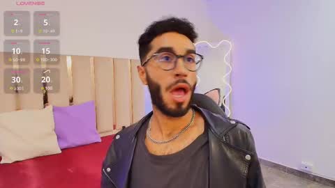 Snapshot of xander_tay chatting on December 19, 2024, 1:18 pm ISSANDER online show from December 19, 2024, 1:18 pm