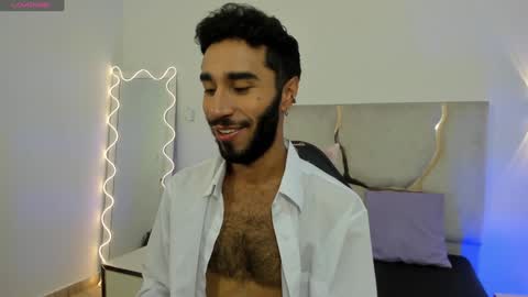 Snapshot of xander_tay chatting on January 4, 2025, 7:23 pm ISSANDER online show from January 4, 2025, 7:23 pm