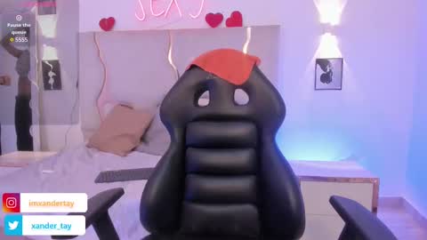 Snapshot of xander_tay chatting on March 10, 2025, 11:27 pm ISSANDER online show from March 10, 2025, 11:27 pm