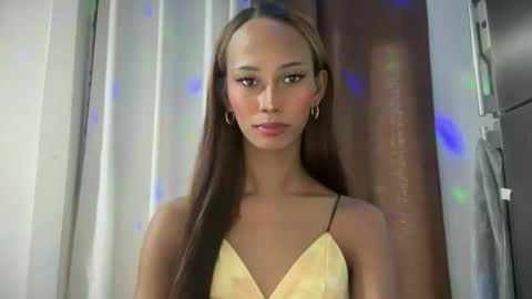 Snapshot of xandraluxe_xoxo chatting on November 23, 2025, 1:22 pm Cassandra online show from November 23, 2025, 1:22 pm