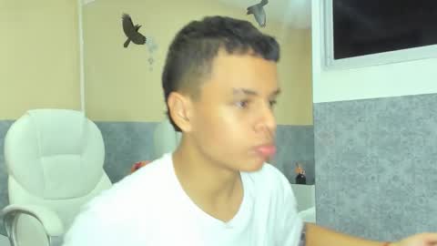 Snapshot of xavier_fox__ chatting on October 15, 2025, 12:49 pm xavier fox online show from October 15, 2025, 12:49 pm